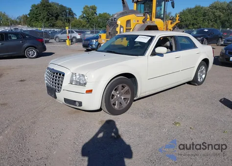 2005 Chrysler 300 Touring from USA, damaged, VIN 2C3JA53G75H673074